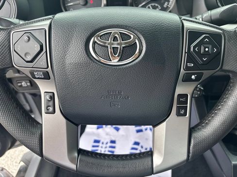 Used 2019 Toyota Tacoma SR5 RWD image 19