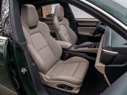 Used 2024 Porsche Macan Turbo Electric w/ Premium Package image 34