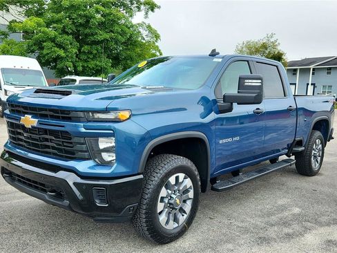 New 2026 Chevrolet Silverado 2500 Custom w/ Custom Value Package AWD/4WD image 4