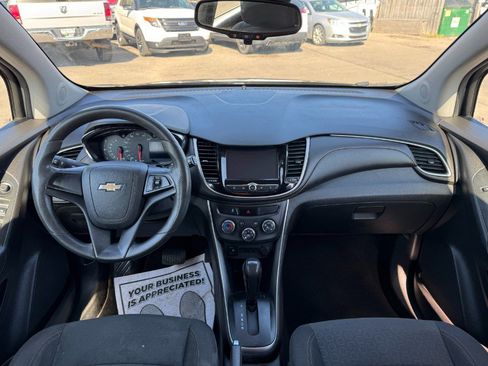 Used 2017 Chevrolet Trax LS FWD image 21