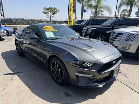Used 2018 Ford Mustang Premium RWD image 7
