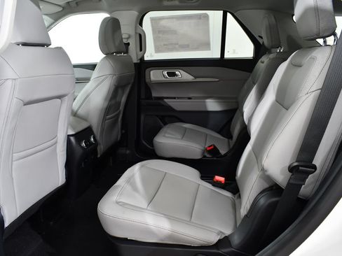 New 2026 Ford Explorer Active w/ Active Comfort Package AWD/4WD image 16