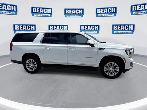 Used 2025 GMC Yukon XL Denali AWD/4WD image 10
