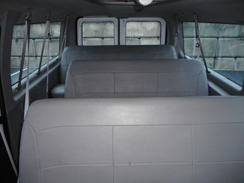 Used 2002 Ford E-350 and Econoline 350 XL image 27