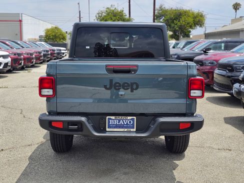 New 2026 Jeep Gladiator Sport AWD/4WD image 6