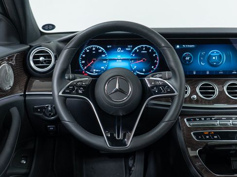 Certified 2023 Mercedes-Benz E 350 4MATIC Sedan image 17