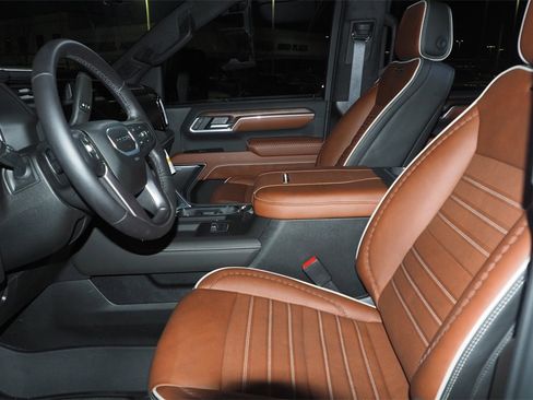 Used 2026 GMC Sierra 3500 Denali Ultimate image 11