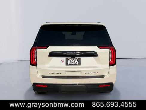 Used 2024 GMC Yukon XL Denali Ultimate AWD/4WD image 4