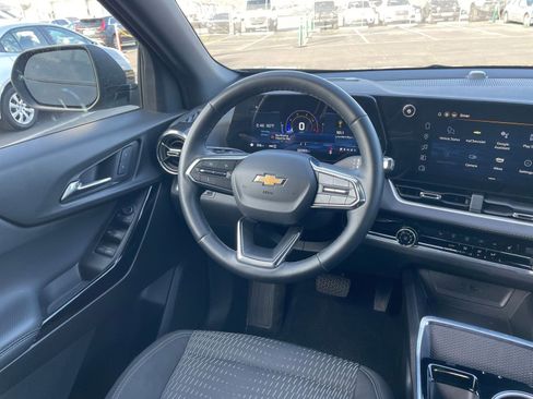 Used 2025 Chevrolet Equinox LT image 35