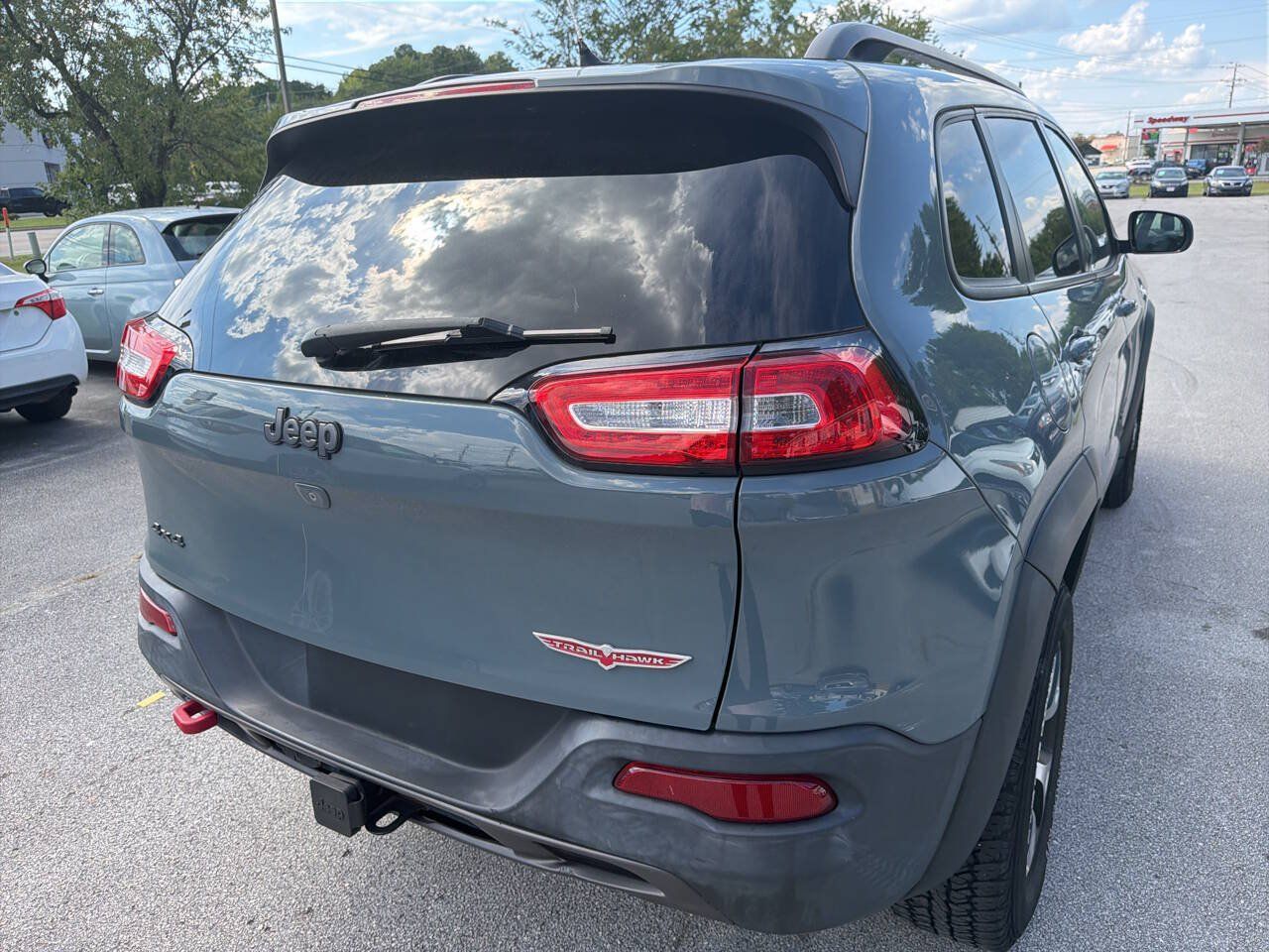 Used 2015 Jeep Cherokee Trailhawk w/ Leather Interior Group AWD/4WD image 5