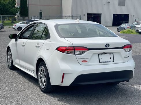Certified 2024 Toyota Corolla LE AWD/4WD image 13