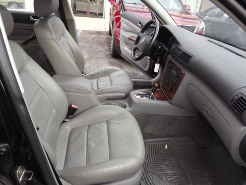 Used 2005 Volkswagen Passat GLS image 17