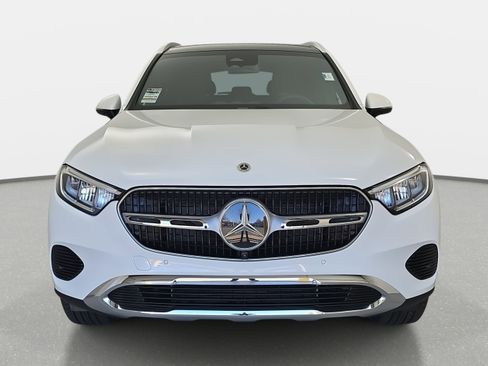 Used 2025 Mercedes-Benz GLC 300 image 2