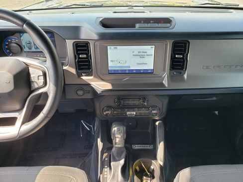 Used 2021 Ford Bronco Outer Banks image 17