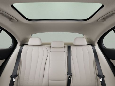 Used 2025 Mercedes-Benz E 350 Sedan image 44