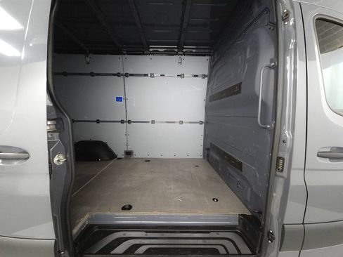 Used 2024 Mercedes-Benz Sprinter 2500 image 20