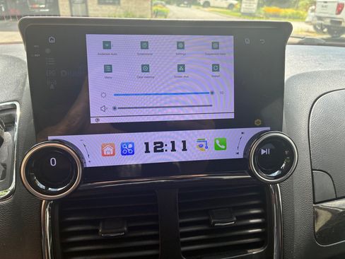 Used 2019 Dodge Grand Caravan SE FWD image 28