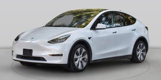 Used 2023 Tesla Model Y Long Range AWD/4WD image 1