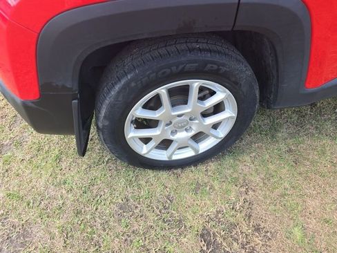 Used 2019 Jeep Renegade Latitude image 25