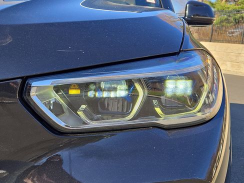 Used 2022 BMW X5 xDrive40i w/ M Sport Package image 9