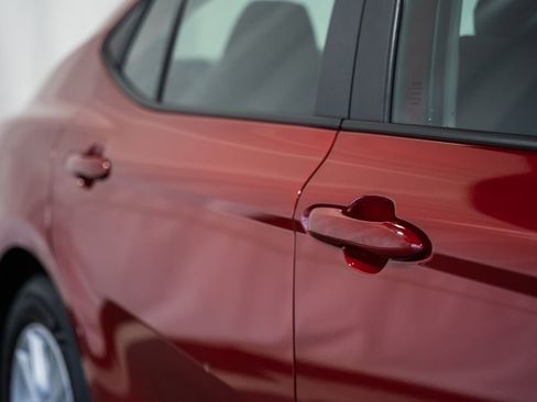 Used 2025 Toyota Camry LE image 13