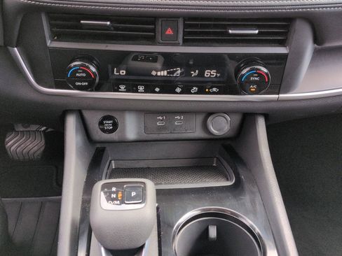 Used 2026 Nissan Rogue SV AWD/4WD image 25