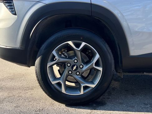 Used 2024 Chevrolet Trax LT image 9