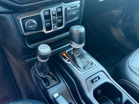 Used 2021 Jeep Wrangler Unlimited Sport image 18