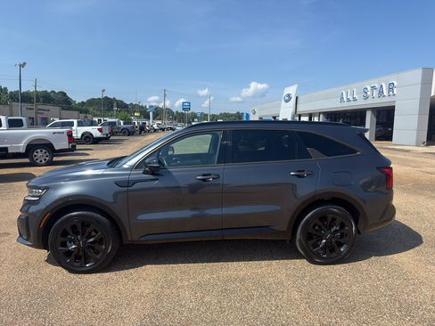 Used 2023 Kia Sorento SX AWD/4WD image 2