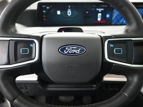Certified 2025 Ford Expedition Active AWD/4WD image 12
