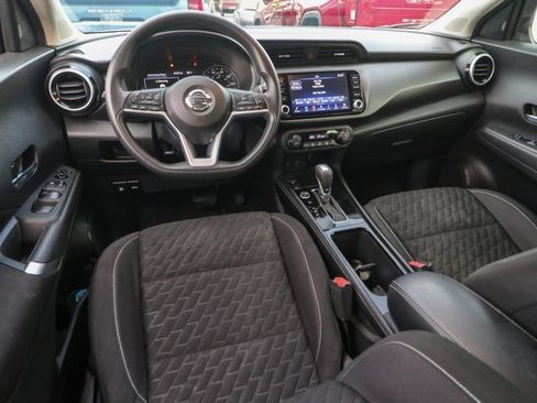 Used 2021 Nissan Kicks SV image 16