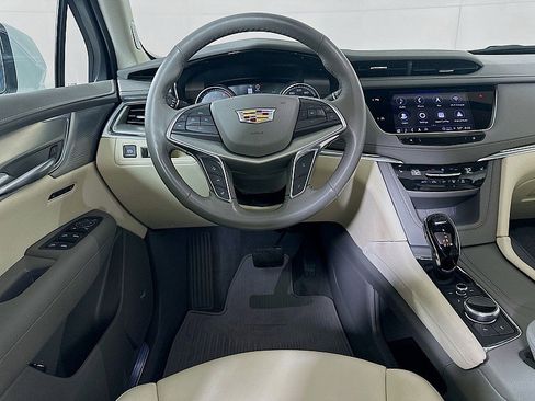 Used 2023 Cadillac XT5 Premium Luxury image 18