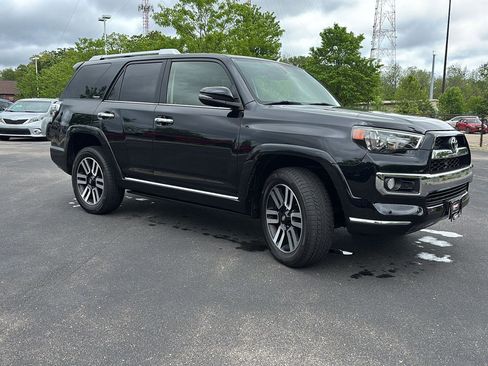 Used 2018 Toyota 4Runner Limited AWD/4WD image 8