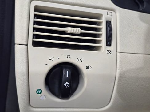 Used 2005 Chrysler Crossfire Limited RWD image 73