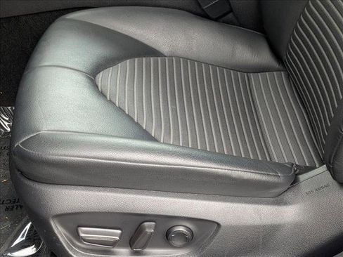 Used 2023 Toyota Camry SE image 15