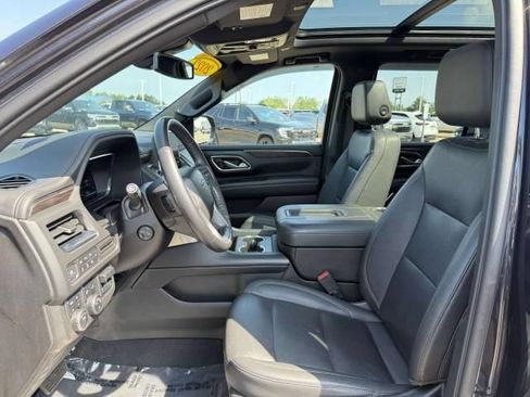 Used 2022 Chevrolet Tahoe Z71 w/ Luxury Package AWD/4WD image 11