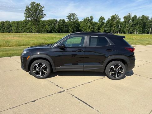 Used 2022 Chevrolet TrailBlazer RS w/ Sun and Liftgate Package AWD/4WD image 3
