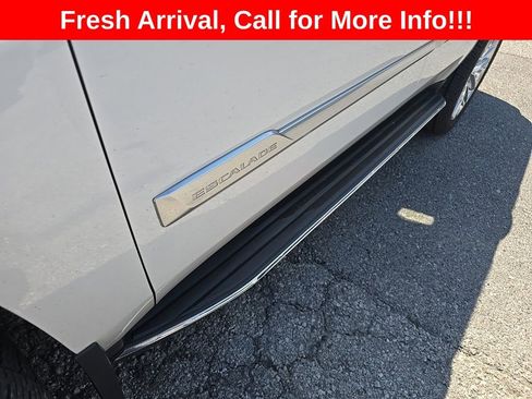 Used 2019 Cadillac Escalade Luxury AWD/4WD image 22
