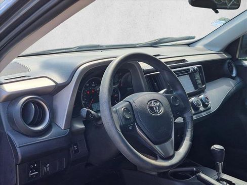 Used 2016 Toyota RAV4 LE AWD/4WD image 6