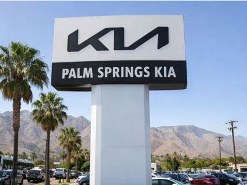 Used 2021 Nissan Kicks SV image 6