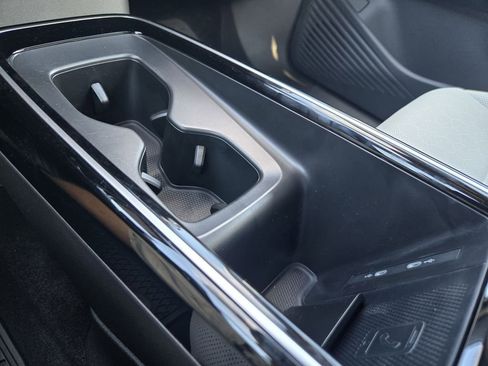 New 2025 Volkswagen ID.4 Pro S RWD image 16