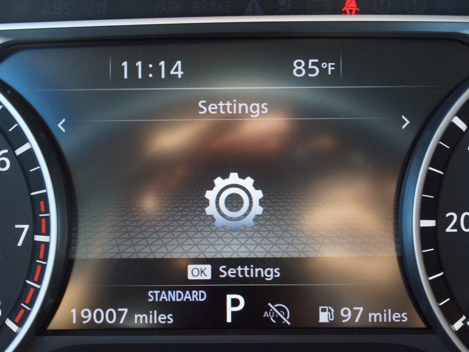 Used 2025 Nissan Pathfinder SL FWD image 4