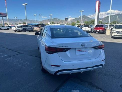 Used 2024 Nissan Sentra SV FWD image 9