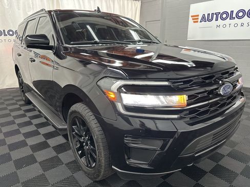 Used 2024 Ford Expedition XLT image 2
