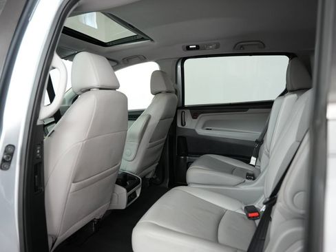 Used 2018 Honda Odyssey EX-L image 39