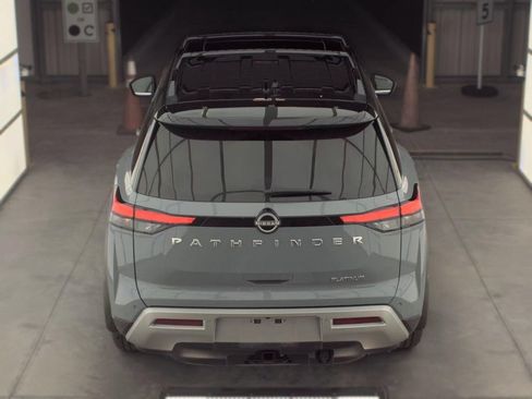Used 2025 Nissan Pathfinder Platinum FWD image 8