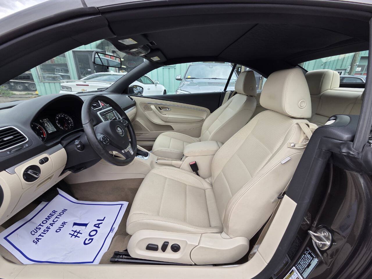 Used 2015 Volkswagen Eos Komfort FWD image 20