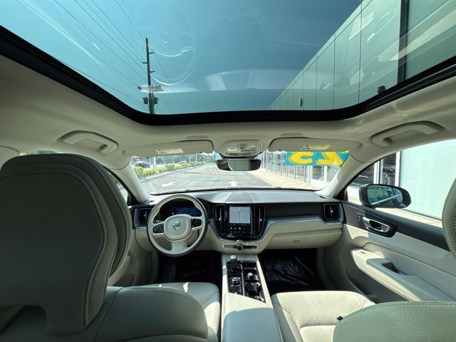 Certified 2023 Volvo XC60 B5 Core w/ Climate Package AWD/4WD image 18