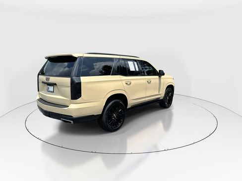 Used 2025 Cadillac Escalade Premium Luxury AWD/4WD image 8