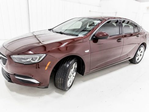 Used 2019 Buick Regal Preferred w/ Driver Confidence Package I image 2